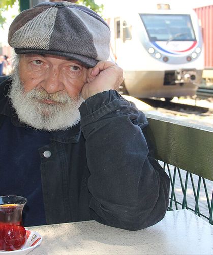 Bir dönem şirket yönetiyordu: Şimdi trenlerde yaşıyor