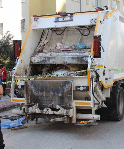Çöp kamyonunun çarptığı yaşlı kadın hayatını kaybetti