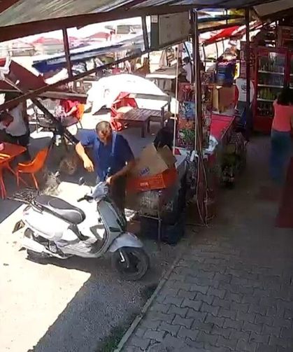Hortum paniği: Tente müşterilerin üzerine çöktü
