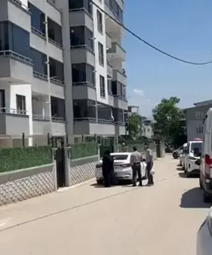Eşini 10 yaşındaki oğlunun gözü önünde öld*rdü