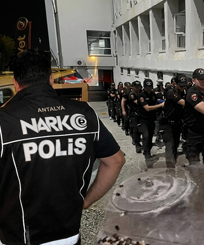 Zehir tacirlerine dev operasyon: 423 şüpheli tutuklandı