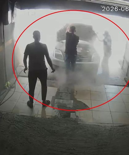 Hatay’da Oto Yıkamacının Dikkati Faciayı Önledi! Araç Son Anda Kurtarıldı
