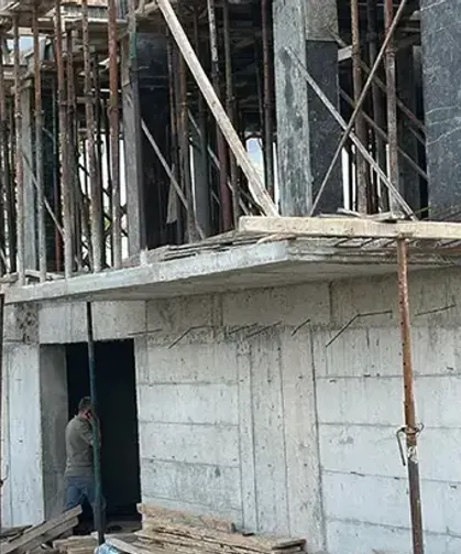 İnşaatta iskelenin devrildiği kazada ölü sayısı 3’e yükseldi
