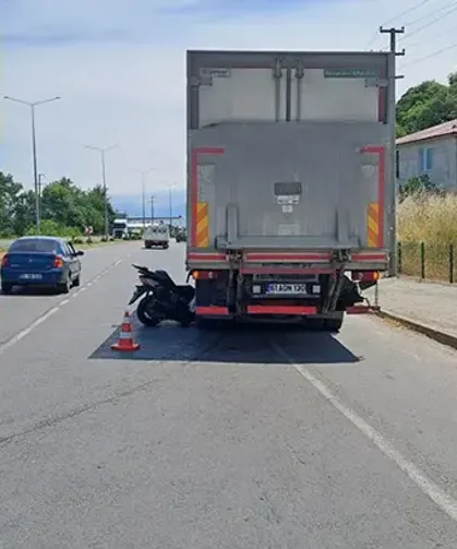 Motosiklet ile kamyonun çarpıştığı kazada emekli komiser yardımcısı Erdal Bereket hayatını kaybetti