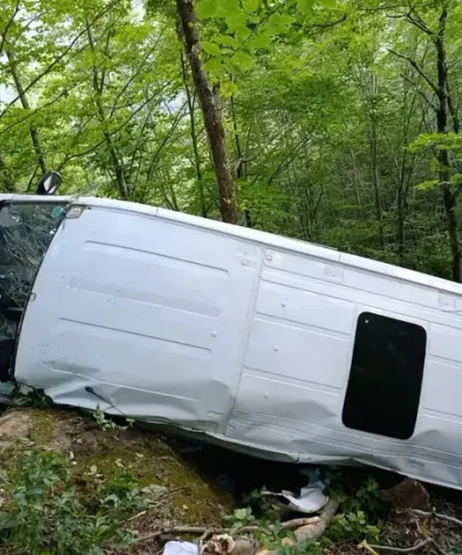 Ordu’da minibüs şarampole yuvarlandı: 11 yaralı