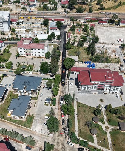 Pazarcık’ta Asfalt Çalışmaları İstasyon Caddesi’nde Başladı