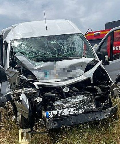 Tanker ile Servis Aracı Çarpıştı: 12 Yaralı