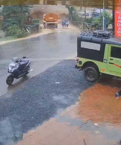 Heyelan tankeri ve insanları sürükledi: 3 ölü, 9 yaralı