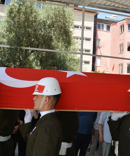Harekatın yıl dönümünde hayatını kaybeden Kıbrıs gazisi, son yolculuğuna uğurlandı