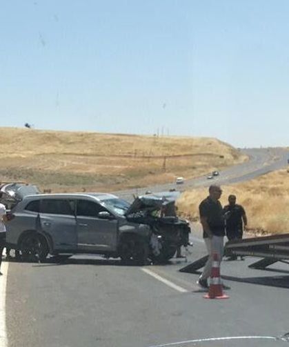 Diyarbakır Silvan'da Cip İle Hafif Ticari Araç Çarpıştı! 1'i Ağır 9 Yaralı