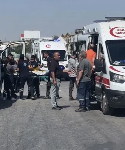 Fabrika İşçilerini Taşıyan Servis Kaza Yaptı: 11 Yaralı