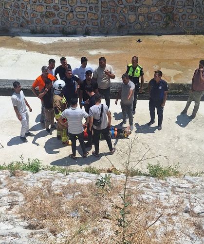 Hatay'da bisikletiyle köprüden uçan 12 yaşındaki çocuk 7 metreden düştü