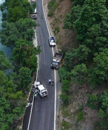 Feci kaza! Tofaş hurdaya döndü: 1 ölü, 5 yaralı