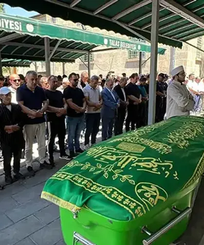 Kazada ölen uzman çavuş, eşi ve 8 aylık bebekleri toprağa verildi