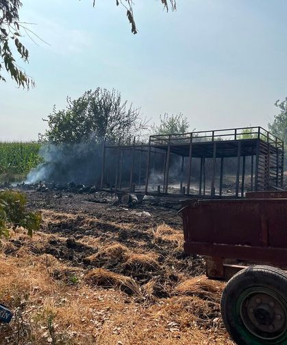 Osmaniye’de malzeme deposu alevlere teslim oldu