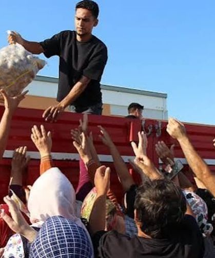 150 bin TL kazanacaktı, vazgeçti! Genç çiftçi 6 ton patatesi ücretsiz dağıttı