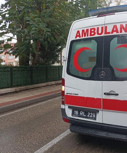 41 yaşındaki adam mezarlıkta ağaca asılı halde bulundu