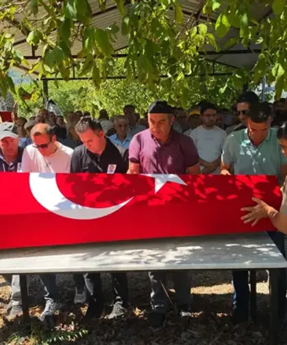Hayatını kaybeden polis memuru Serkan Duru toprağa verildi