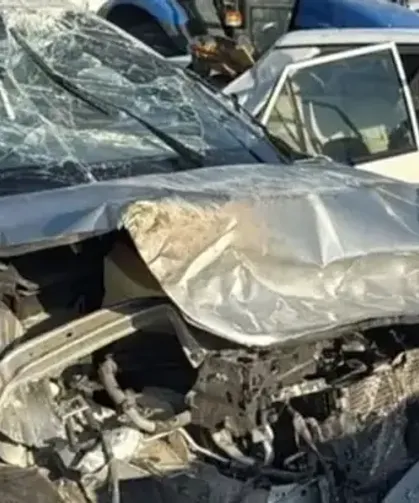 Feci kaza! Otomobiller kafa kafaya çarpıştı: 1 ölü, 7 yaralı
