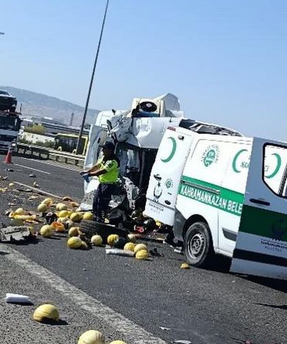 Ankara'da kamyonet, kamyona arkadan çarptı: 1 ölü, 2 yaralı