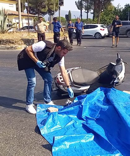 Aydın'da kırmızı ışıkta geçip, otomobile çarpan motosikletli, hayatını kaybetti
