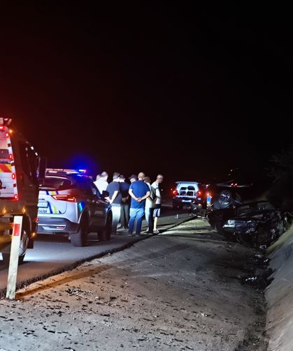 Edirne'de 2 otomobil kavşakta çarpıştı: 9 ağır yaralı