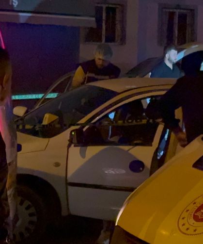 Otomobilde silahla başlarından vurulan kadın öldü, erkek yaralandı