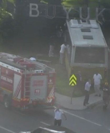 Zeytinburnu'ndaki İETT otobüsü kazasında ağır yaralanan yolcu hayatını kaybetti