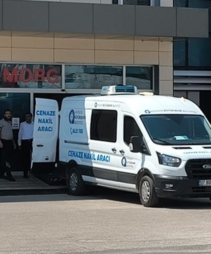 Antalya’da minibüs kazasında ölen yaşlı çiftin cenazesi morgdan alındı