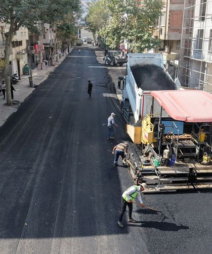 Dulkadiroğlu’nda Esnafın Yüzünü Güldüren Çalışma: O Sokak Asfaltlanıyor