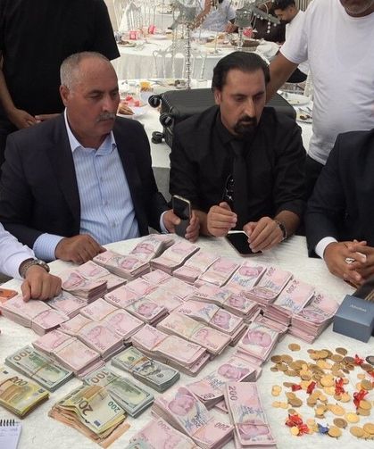 Damada 20 milyon TL, geline kilolarca altın takıldı