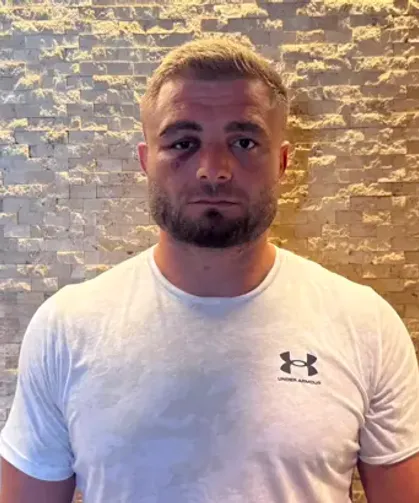 Başpehlivan Serhat Elvan, güreş turnuvasına giderken saldırıya uğradı
