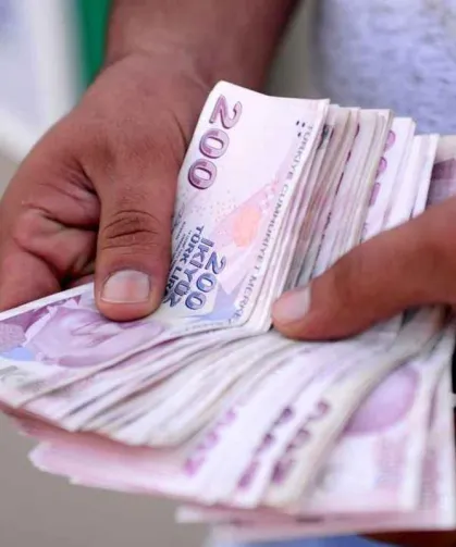 Benzine bir zam daha! Bazı illerde litre fiyatı 72,53 TL’yi aştı