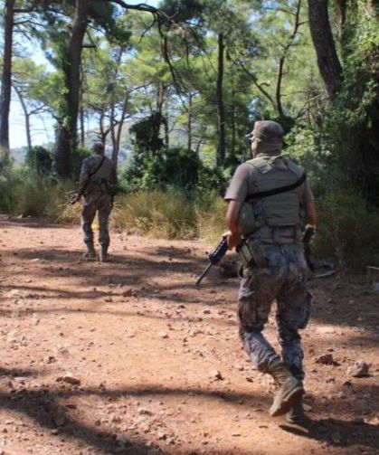 Cumhurbaşkanı Erdoğan’a yönelik suikast girişiminde bulunan ekipteki Burkay Karatepe; yer gösteriyor