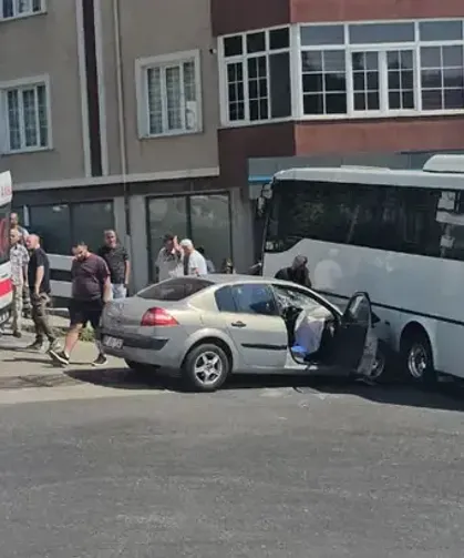 Halk otobüsü ile otomobil çarpıştı: 7 yaralı