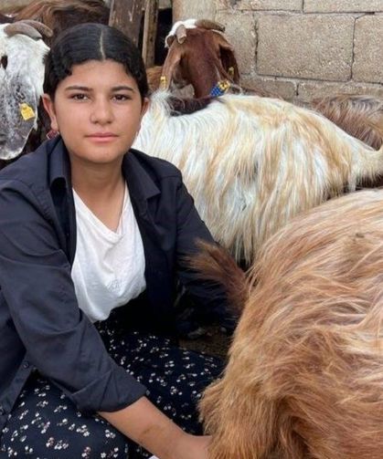 Hatay’da 16 yaşındaki Esmanur Berköz ailesinin geçim yükünü sırtladı