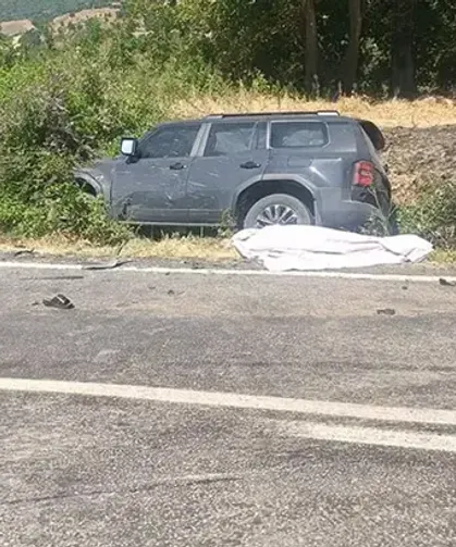 Otomobiller çarpıştı: İki kardeş olay yerinde can verdi