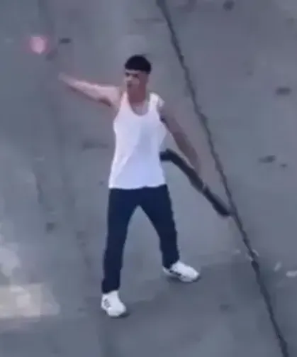 Kavganın Ardından Tüfeğini Alıp Sokağa Çıktı: 4 El Ateş Etti