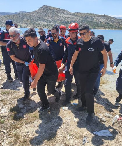 Konya'da yemleme botunu kurtarmak isterken can verdi