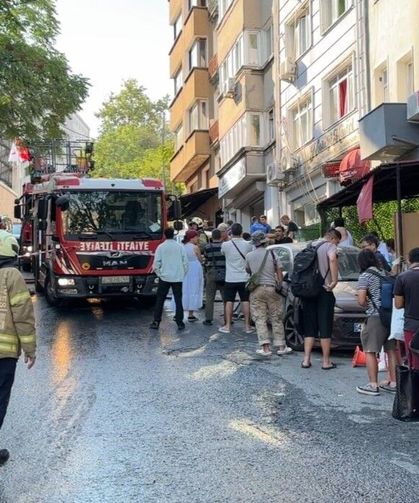 Korkutan otel yangını: 17 kişi tahliye edildi