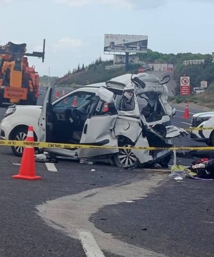 Otoyolda feci kaza: 2 ölü, 6 yaralı