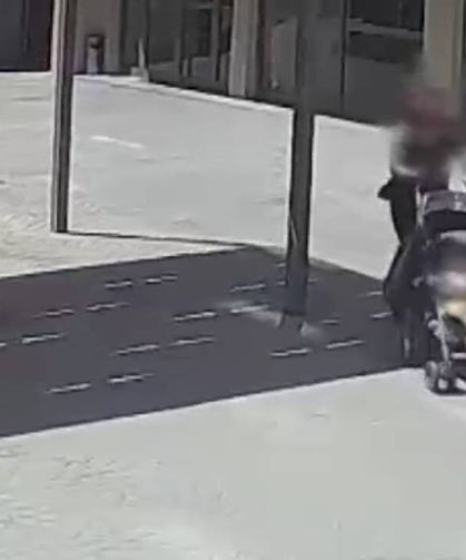 Pusetteki bebekle uyuştur*cu kuryeliği yapan kadın yakalandı