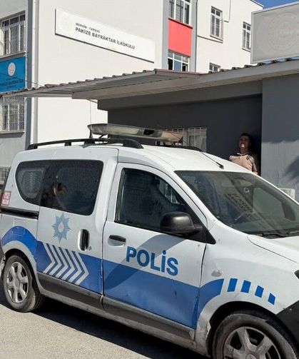 1. sınıf öğrencisinin çantasından tabanca çıktı