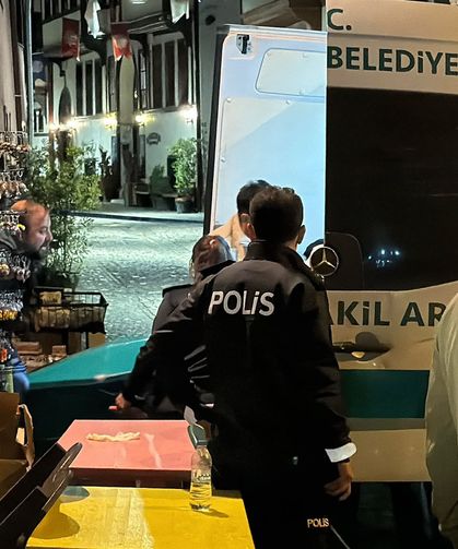 İki çocuk annesi, iş yerinde bıçaklanarak öldürüldü