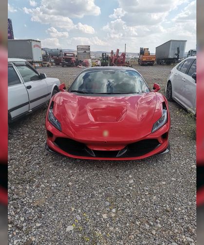 Makas atan lüks spor otomobilin sürücüsüne 90 bin lira ceza