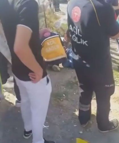 Sultanbeyli'de İETT otobüsü ile otomobil çarpıştı: 1'i bebek 4 yaralı