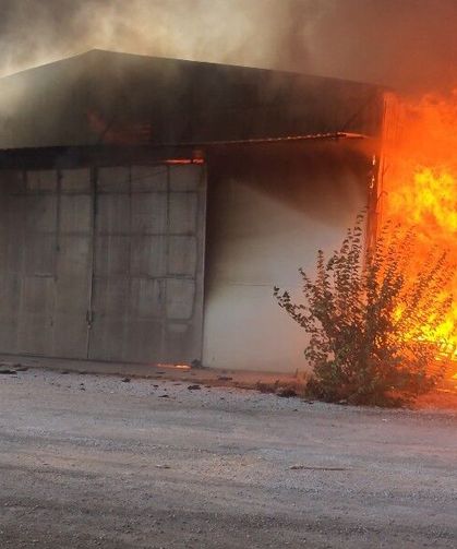 Antalya Muratpaşa’da Ev Ve Depo Yangını! Ekiplerin Müdahalesi Sürüyor