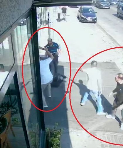 Bursa'da eşiyle yürürken saldırıya uğradı! Yerdeyken sopalarla dövdüler