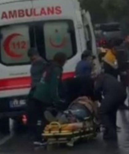Çanakkale'de minibüs su kanalına devrildi; 1 ölü, 2 yaralı
