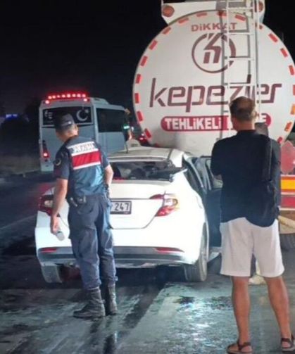 Akaryakıt tankerine arkadan çarpan otomobil 100 metre sürüklendi: 1 ölü